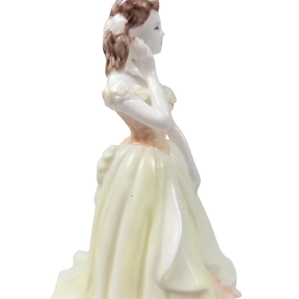 Coalport debutante lauren